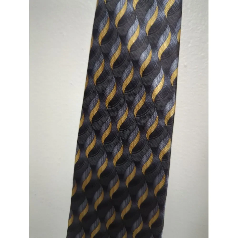 Geoffrey‎ Beene Mens Silk Necktie Black Gold Silver Geometric Wave Pattern Tie